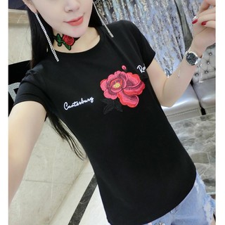 เสื้อยืดผู้หญิง แขนสั้น ปักกุหลาบ (สีดำ) รหัส FSO2401