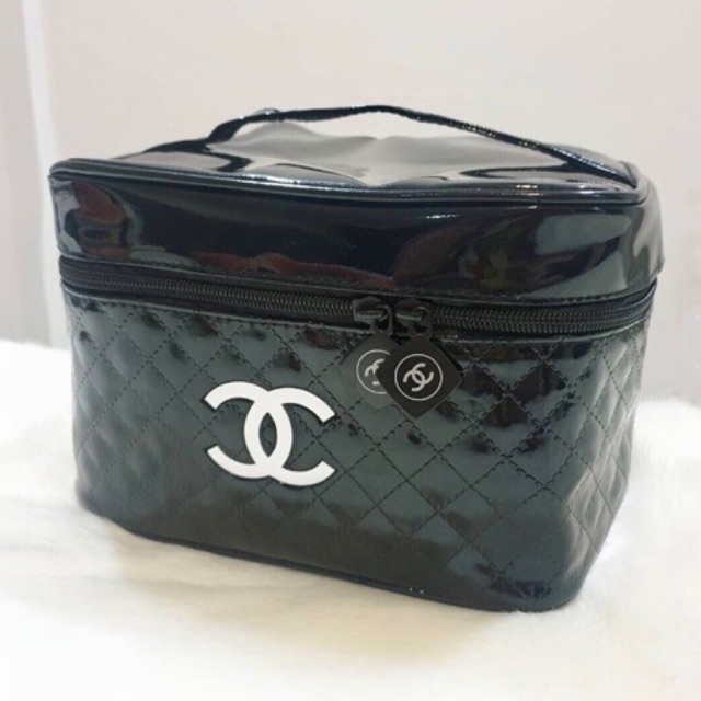 กระเป๋าใส่เครื่องสำอางค์ Chanel VIP Gift Premium Gift(ของแท้💯%)