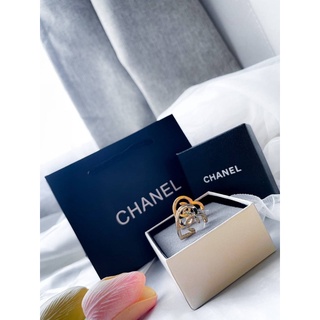 ต่างหู CHANEL หัวใจรุ่นฮิต สุดเก๋ พร้อมLOGO Chanel กลางหัวใจ