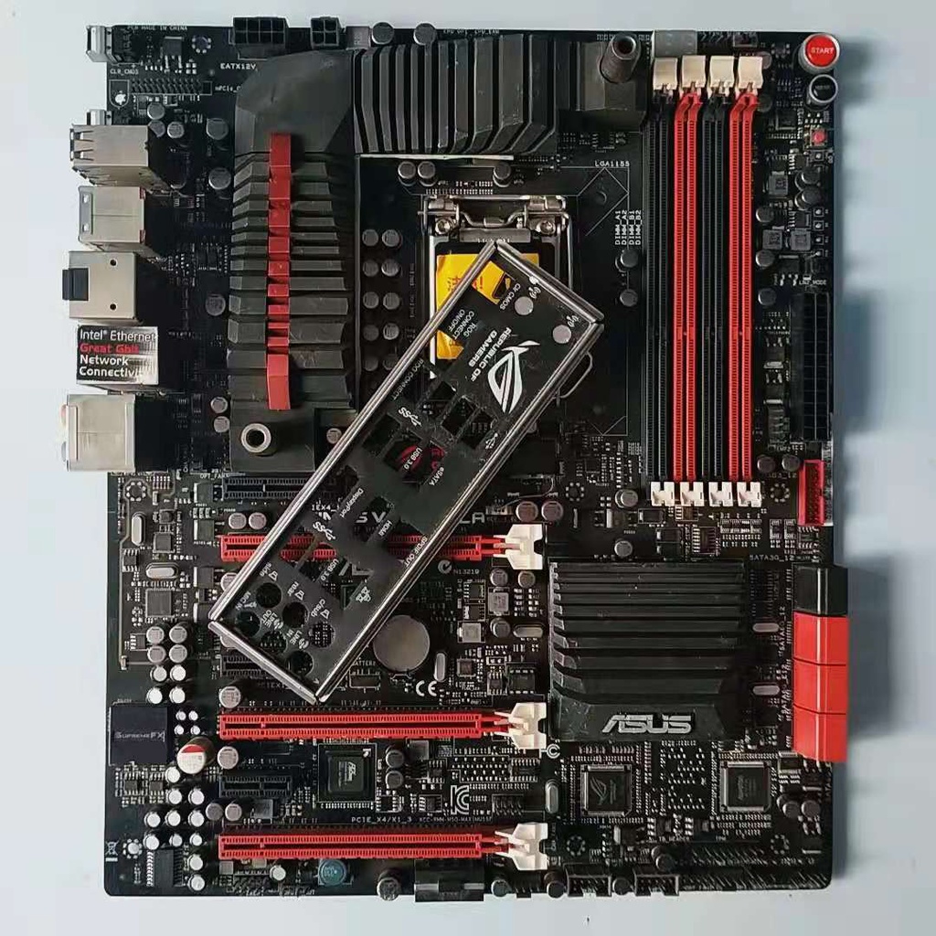 ใช้ z77 Maximus IV Extreme-Z77เมนบอร์ดคอมพิวเตอร์ LGA 1155 DDR3 เมนบอร์ด SATA II PCI-E X16 ใช้