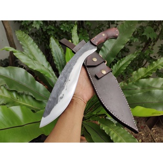 มีดกูรข่า มีดกุรข่า (Kukri) มีดเดินป่า มีดแคมป์ ใบ 12.2 นิ้ว เหล็ก SUP9 ตีร้อนชุบแข็ง ผิวไฟ ด้ามไม้พะยูง ซองหนังแท้