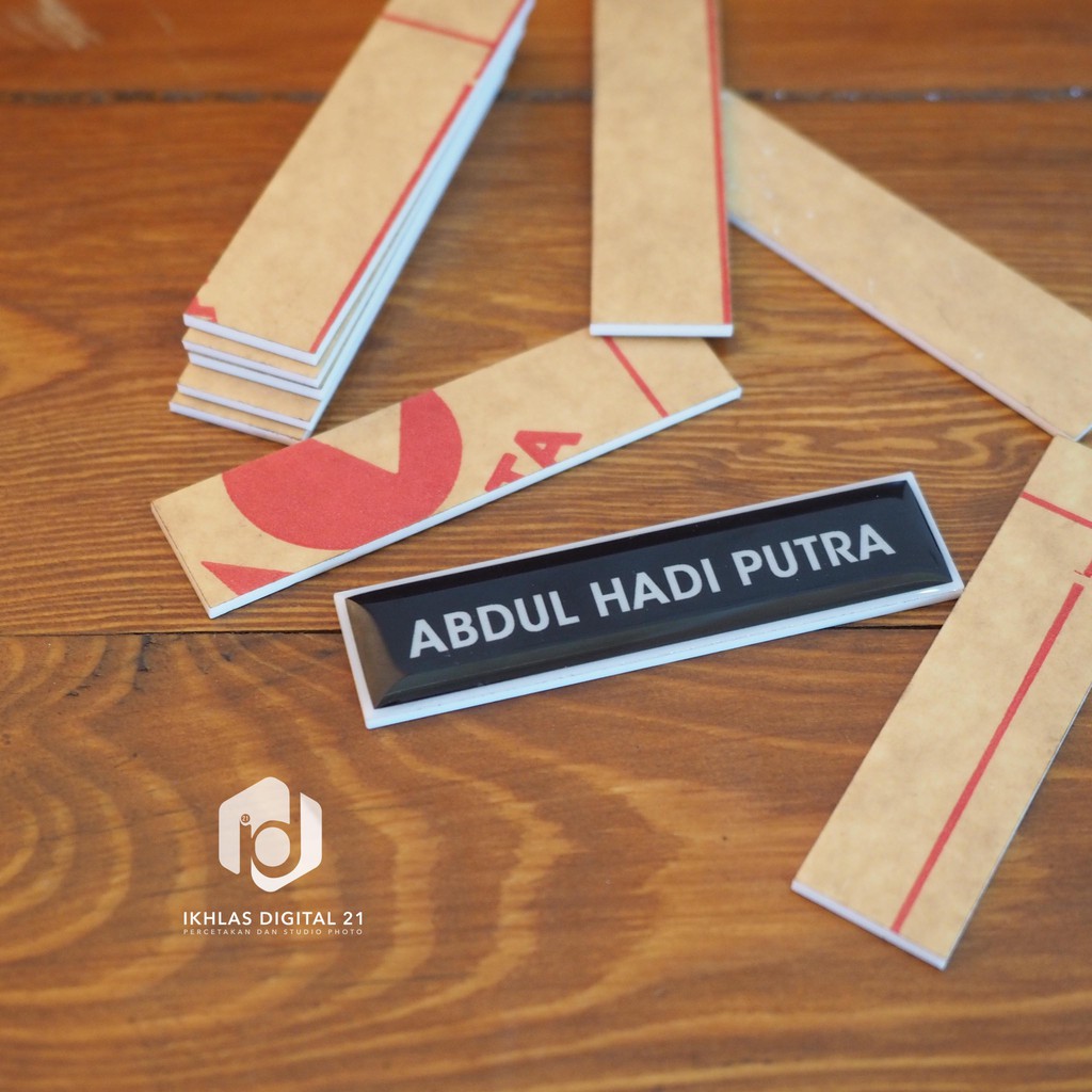 ACRYLIC NAME TAG / ACRYLIC NAME PLATE MATERIAL UK. 8 X 2 Cm/สีขาว