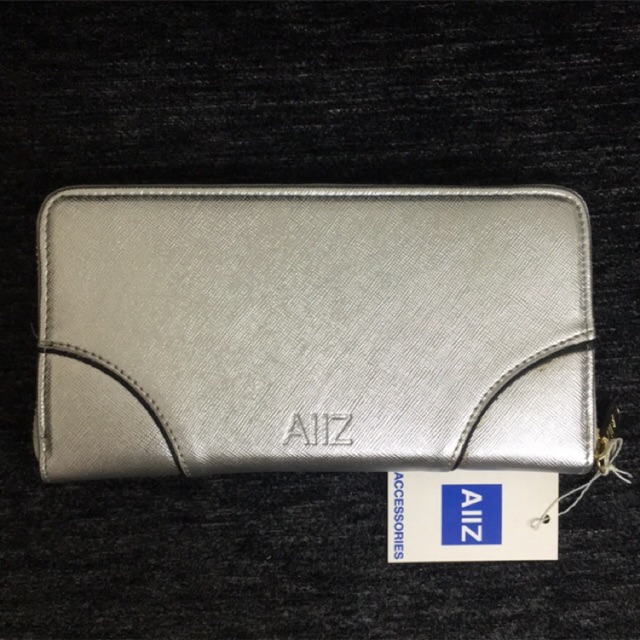 กระเป๋าสตางค์ AIIZ สีเงิน
