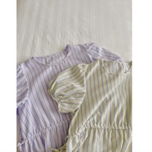 เดรสคอกลมสีฟ้าเหลืองจากร้านOmelet.style💖