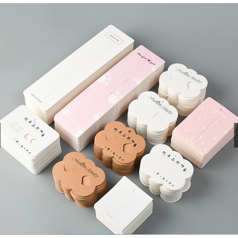 🍊AB001🍊 แป้นติดกิ๊บ แผงติดกิ๊บช้อปก้อนเมฆ สีขาว มีลาย สแควร์（100 ใบ）