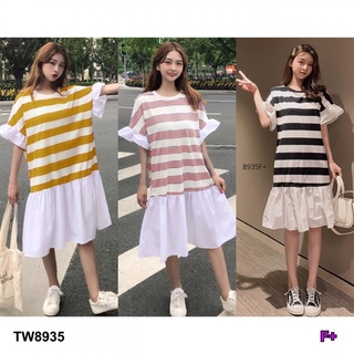 👗Pfashion [ส่งไว!!🚛] P8935 เดรสโอเวอร์ไซส์ลายริ้ว แขนระบาย  Oversized striped dress with flared sleeves