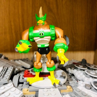 Ben 10 Omniverse 10cm Alien Collection Figure Kickin Hawk (loose)