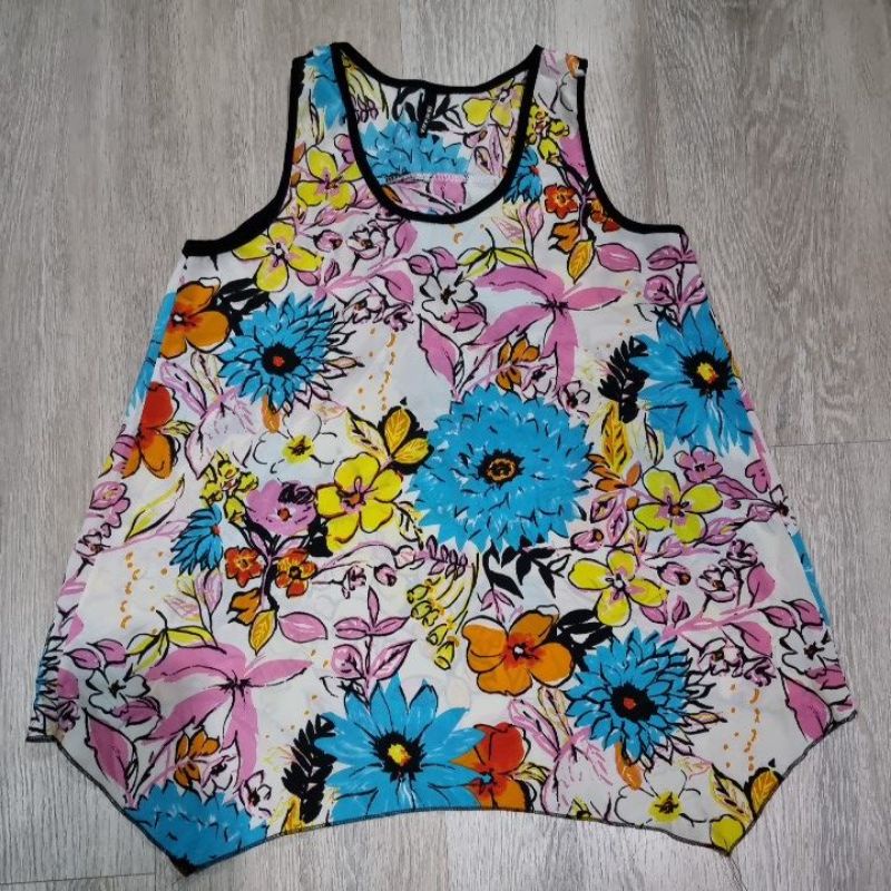 เสื้อแขนกุดลายดอก ISMAEL