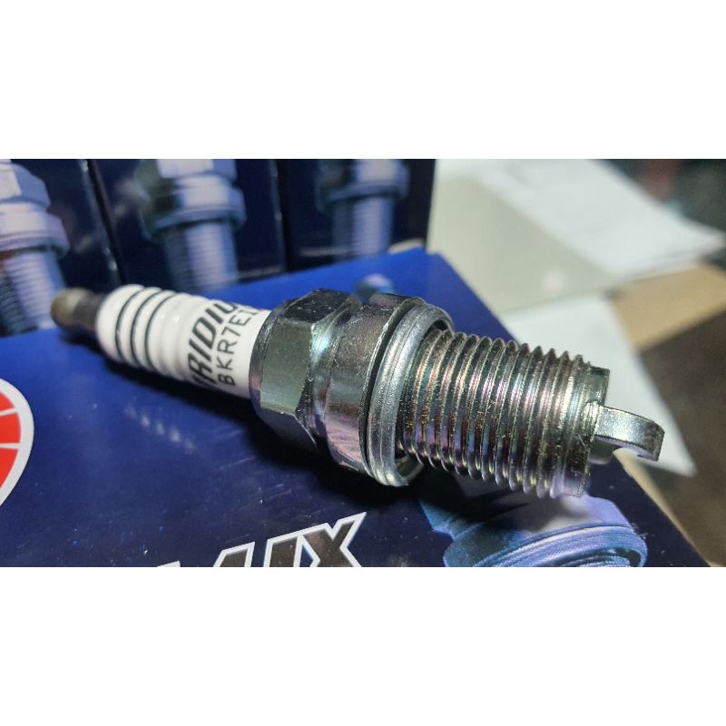 หัวเทียน  NGK Spark Plugs Iridium IX กล่องละ 4 หัว