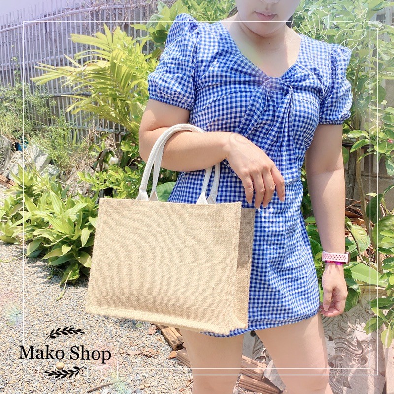 กระเป๋าผ้ากระสอบเคลือบ กันน้ำ100%  ราคาถูกที่สุด ส่งไวที่สุด กว้าง 31 cm ยาว สูง 25 cm ความสูงพร้อมสาย 41 cm หนา 15 cm