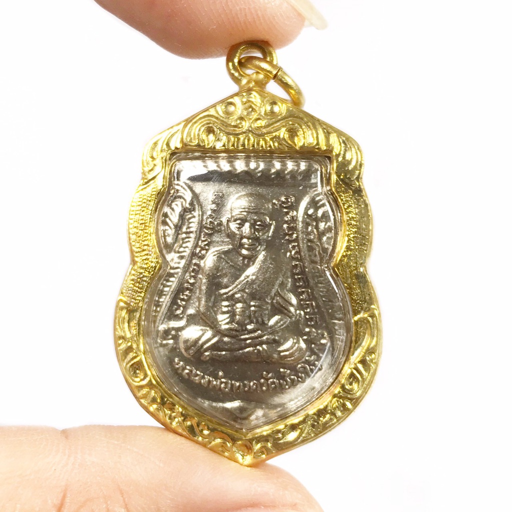 เหรียญหลวงปู่ทวด รุ่นเลื่อนสมณศักดิ์ ปี 2508 วัดช้างให้  เนื้ออัลปาก้า เลี่ยมกรอบทองไมครอน