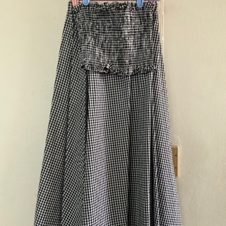 เดรสเกาะอกลายตาราง (Gingham dress)