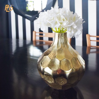 แจกัน Philos Vase Ball Brass Small : PF4-VA1903 | แจกันใส่ดอกไม้ทรงเตี้ยลายบอลสีทองขนาดเล็ก สำหรับใส่ดอกไม้และตกแต่งบ้าน