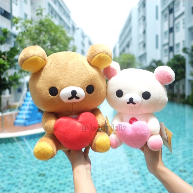 ตุ๊กตา Rilakkuma คุมะ & Korilakkuma โคริลัค ท่านั่ง ถือหัวใจ