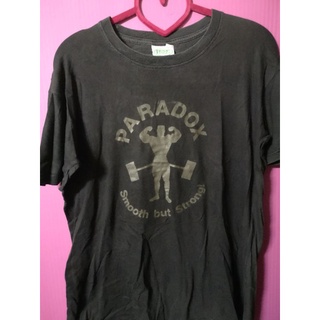 เสื้อparadoxมือสองสภาพ60%ส่งkerry