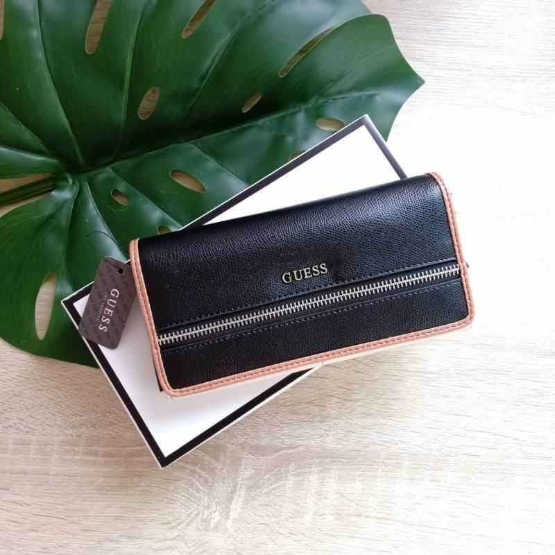 กระเป๋าสตางค์ ของแท้ Guess ong wallet แบบพับ สีสวยมาก เสริมดวงเงินในกระเป๋า