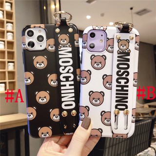 เคสไอโฟน เคสซิลิโคน iPhone 14 Pro Max iPhone 13 Pro Max iPhone 12 Pro Max iPhone 11 Pro Max X Xr Xs Max Cartoon Moschino Bear Wristband Silicone Case