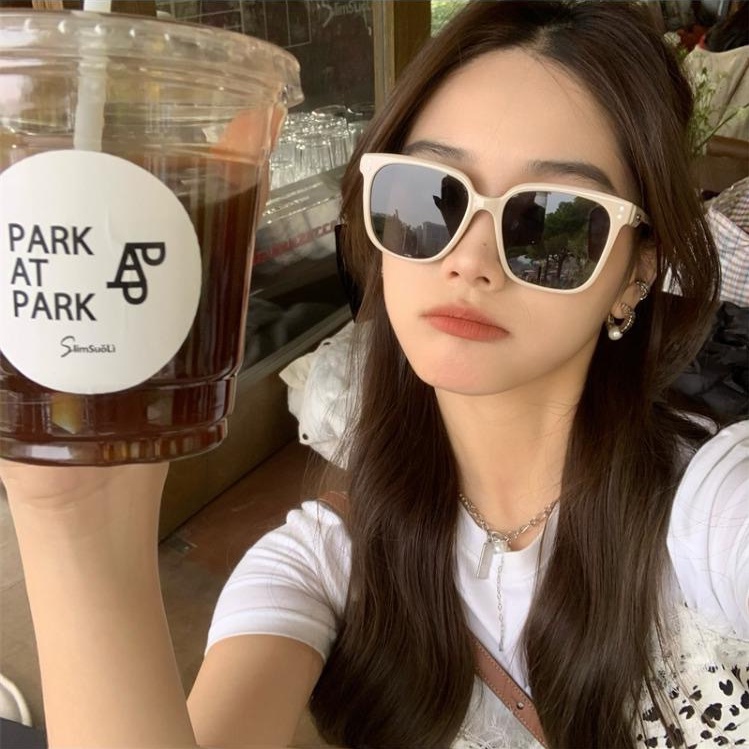 KSTYLE4U เเว่นกรองเเสง ดีเทลปลายขาเก๋ๆ ทรงพอดีรูปหน้า ไตล์เกาหลี #2001 เเว่นตา Y2K