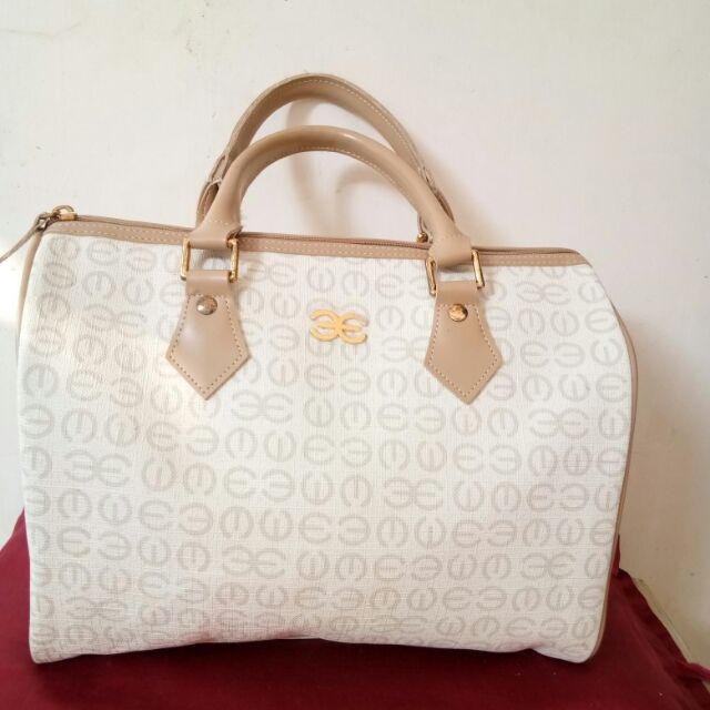 กระเป๋า esquire ทรงหมอน