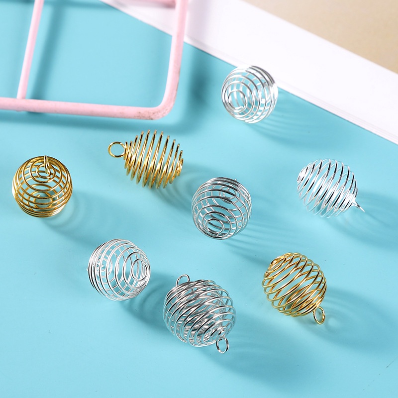 10 ชิ้น / แพ็ค สปริงบอล diy อุปกรณ์เครื่องประดับ กลวง เขย่า บอล กวน บอล โคมไฟ บอล จี้ สปริง