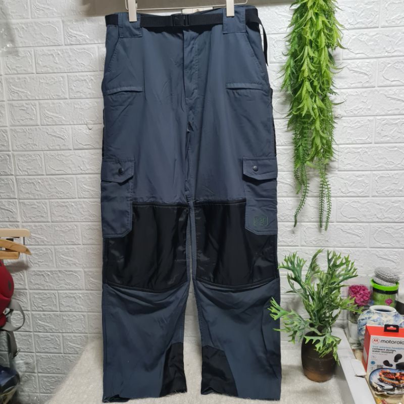 กางเกงขายาว  innovate technical gear สำหรับ Outdoor แนวเดินป่า ลุยๆ Size 38 ราคา 790 บาท ส่งฟรี