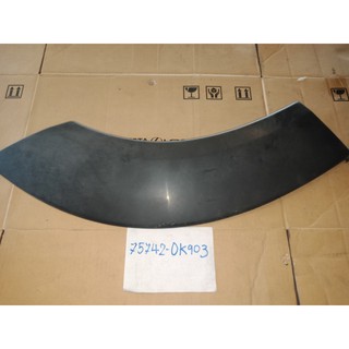 984. 75742-0K903 คิ้วกาบประตูหลังซ้าย FORTUNER ปี 2005-2012 ของแท้ เบิกศูนย์ โตโยต้า Toyota (TTGSHO)