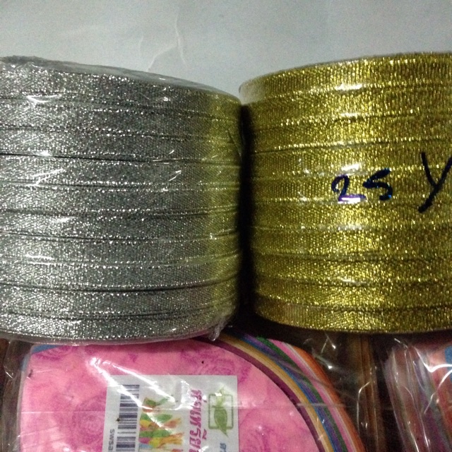 ดิ้นเงิน ดิ้นทอง ม้วนละ 35 บาท