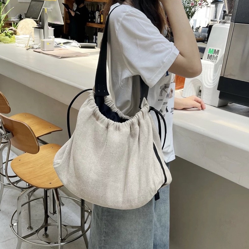 มาใหม่ พร้อมส่ง hongdae bag กระเป๋าสะพาย 2ชั้น premium ผ้าแคนวาส สายหนัง กระเป๋าสะพายข้าง