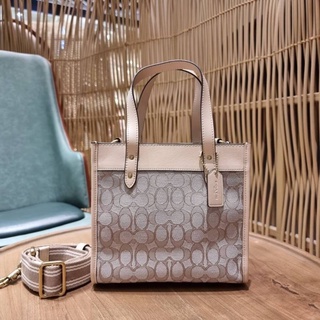 กระเป๋าสะพาย COACH C3865 FIELD TOTE 22 IN SIGNATURE JACQUARD