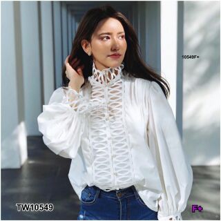 เสื้อเชิ้ตแขนยาวด้านหน้าแต่งฉลุลูกไม้ ตัว
