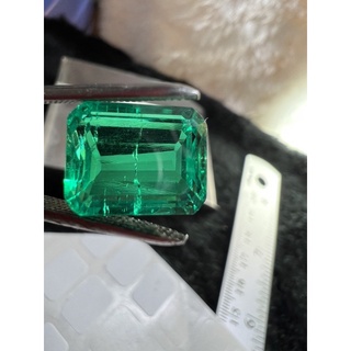 Biron Emerald 7.35 carats size 10x13mm Lab made