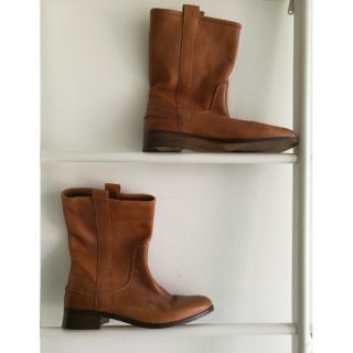 ไซส์ 40 ใส่ครั้งเดียว รองเท้าบู้ท Massimo Dutti Mid Calf Boots Made in Spain