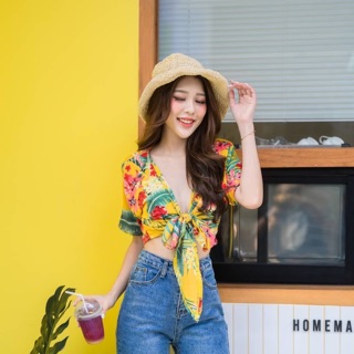 เสื้อ crop ผูกโบวหน้า ขนาดฟรีใซด  มี 3สี  🎨ขาว กรม เหลือง
