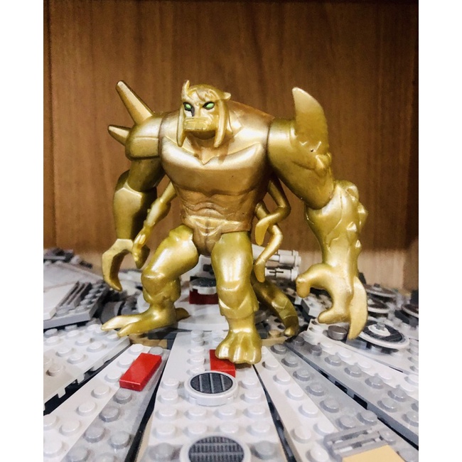 Loose Ben 10 Ultimate Alien Special Edition Action Figure - Ultimate Kevin (Gold)