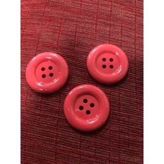 กระดุมกลม 3.5 ซม คละสี 10 ชิ้น 15 บาท
