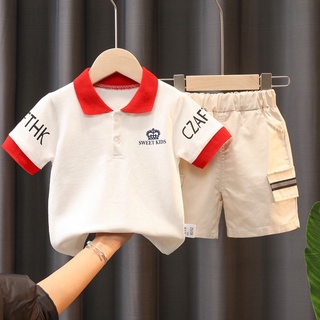 เสื้อโปโลเด็กคอปกแขนสั้นแฟชั่นสำหรับเด็กพร้อมกางเกงขาสั้นลำลองชุด 2 ชิ้น [มีสินค้าในสต๊อก]