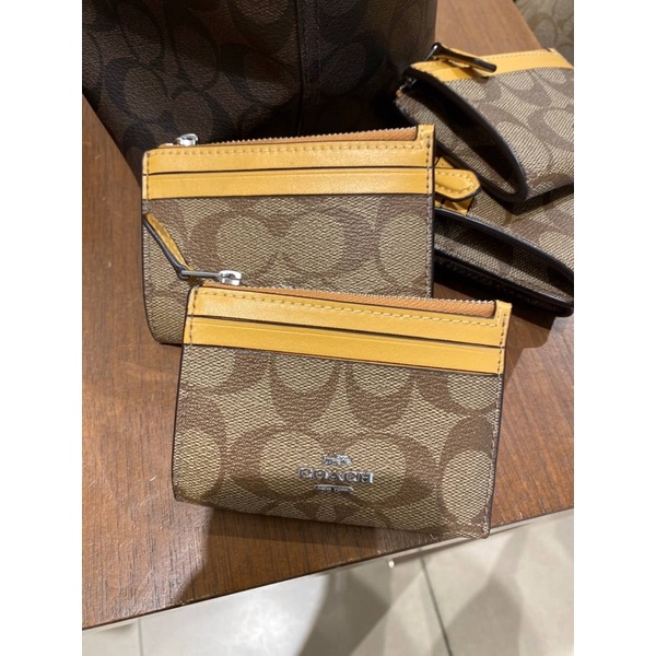 Coach MINI SKINNY ID CASE IN SIGNATURE CANVAS (พวงกุญแจ ใส่บัตร)