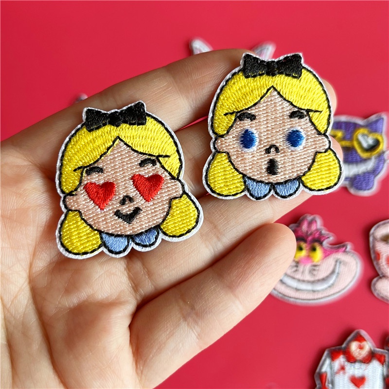☸ แผ่นแพทช์รีด ลายการ์ตูน Alice In Wonderland ☸ แผ่นแพทช์ รูปแมวเชสเชียร์ DIY สําหรับเย็บตกแต่งเสื้อผ้า 1 ชิ้น