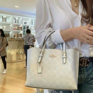 (พร้อมส่ง)*New*Coach C4250 Mollie Tote 25