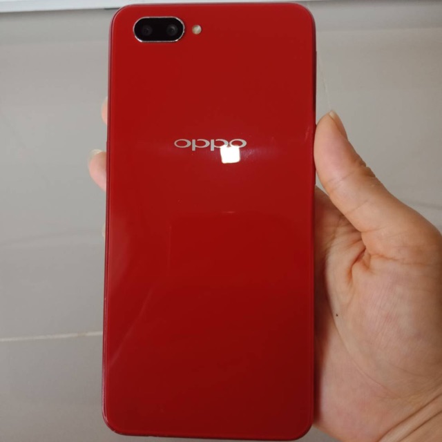 Oppo A3s สีแดง สินค้ามือ 2 Ram 2 GB. Rom 26 GB. เครื่องแท้ รองรับซิมทุกระบบ สภาพเครื่องมีรอยตรงจอและฝาหลังแต่เครื่องปกติ
