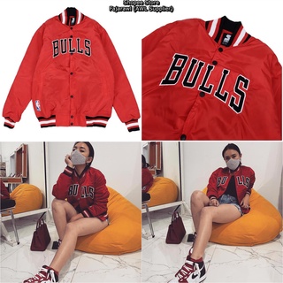 เสื้อแจ็กเก็ตบอมเบอร์ ลาย Amanda Varsity NBA Bulls Maroon