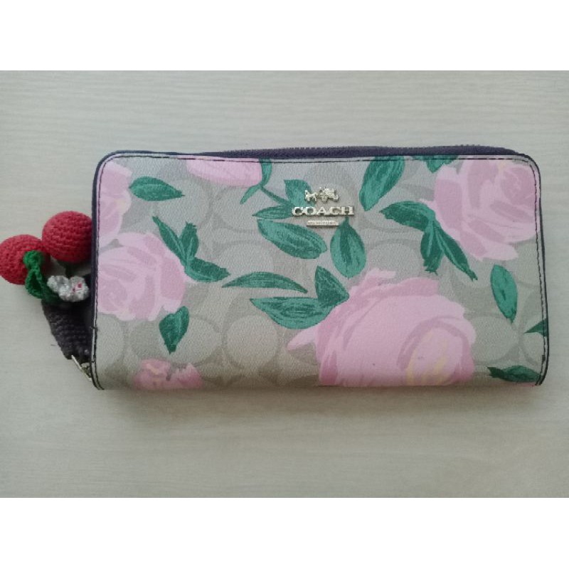 กระเป๋าตังcoach ลายดอกกุหลาบ มือ2