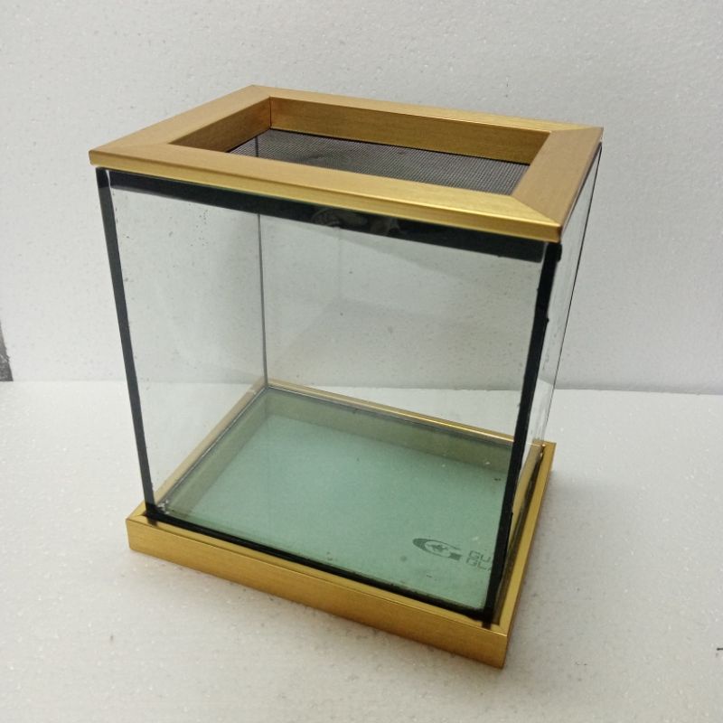 โหลปลา​ พร้อมฝาฐานรามิเนต​ ขนาด​ 6x8x8​ นิ้ว
