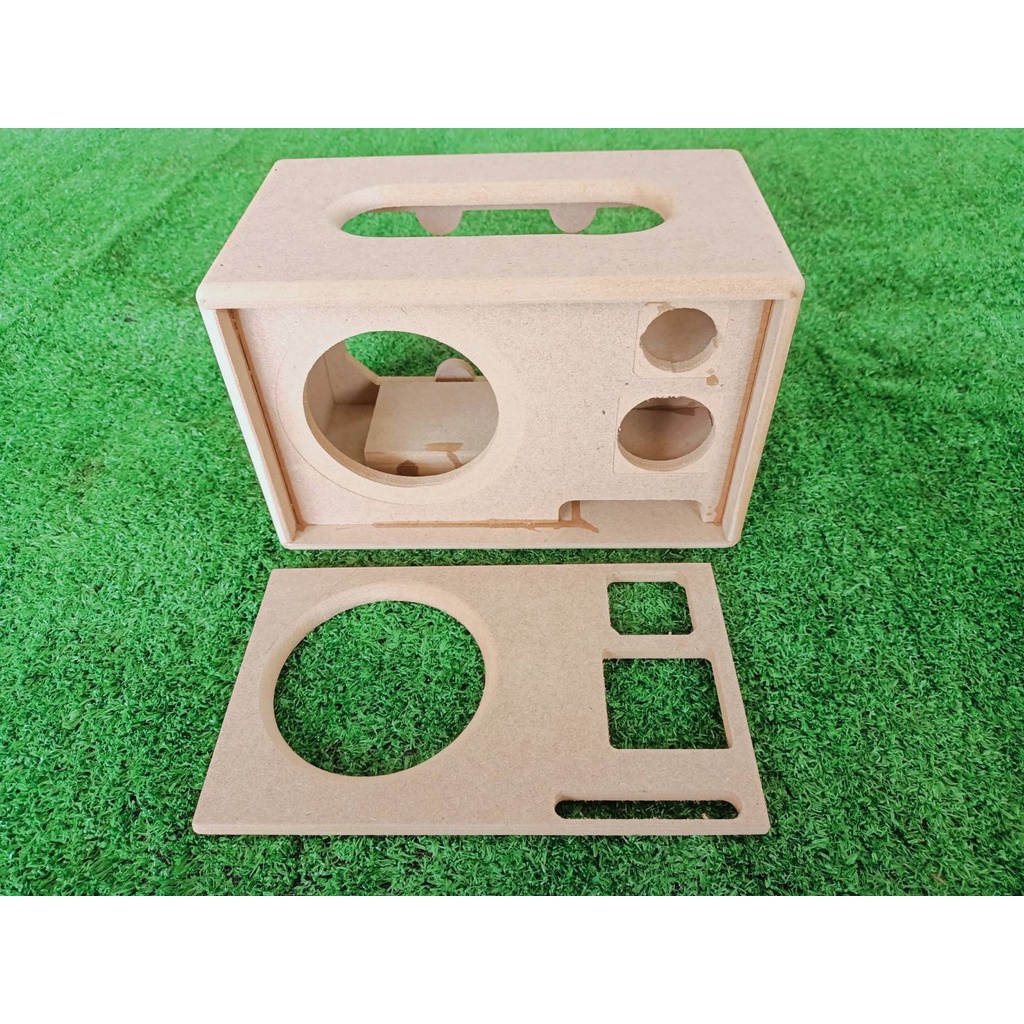 ตู้ DIY ลมหน้าแบบกั้นห้องเสียงกลาง ซับ4.5 นิ้ว กลาง2นิ้ว แหลม1.5นิ้ว ขนาดตู้26*16*15 ช่องเพลส17*5