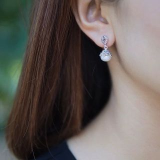 Pearly Earring​ ต่างหูมุกน้ำจืดแท้ ตัวเรือนเงิน 925 ประดับด้วย Swarovski แมคคาไซต์ สวยหรู ดูแพง สไตน์วินเทจ