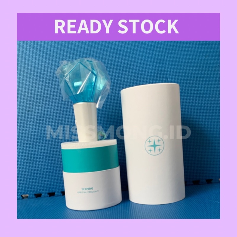 - แท่งไฟส่องสว่างอย่างเป็นทางการ SMTOWN & STORE