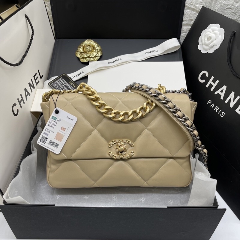 Chanel 19 สีเบจ Size 30 cm