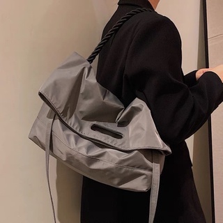กระเป๋าใบใหญ่ oxford messenger ins niche single🎈