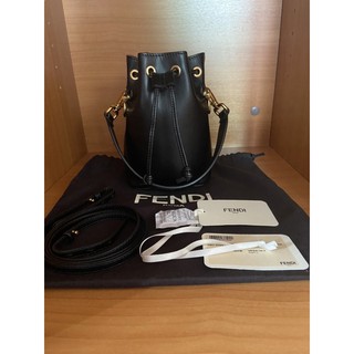 👛like new fendi Montresor👛 🔥23999🔥ราคานี้หายากมากๆ  ID: Issaree1818 Tel:081808-1541