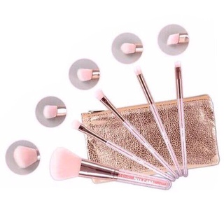 NEE CARA PINK CRYSTAL 5 PCS BRUSH (N117) : neecara นีคาร่า ชุด แปรง แต่งหน้า คริสตัล 5 ชิ้น+กระเป๋า x 1 ชิ้น